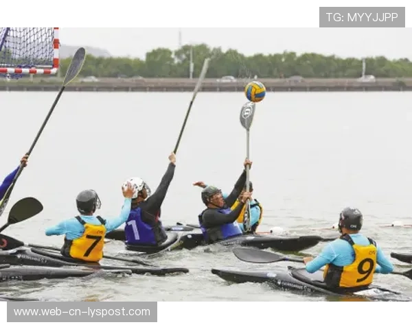 “电动冲浪:东三叉湖马鞍山赛场成为水上运动新热门”